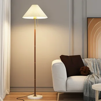 רטרו אור יוקרה עץ מלא מנורת רצפה תוספות בסגנון פשוט עם קפלים מנורת רצפה בחדר השינה מיטת ספה ללמוד מנורת רצפה